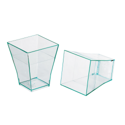 Verrine pyramidale plastique PS transparente verte “Taïti” Par 30 unités L: 4,5 cm x l: 4,5 cm x H: 5,5 cm x P: 7,24 g