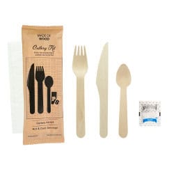 Kit couv bois 6 / 1: cout, four, cuil café, serv, sel, poivre, emb kraft  16,5 cm - 50 unités