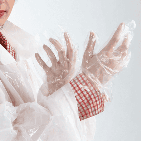 Gant jetable en plastique transparent, boîte de gants à usage unique pour  respect des normes d'hygiène.