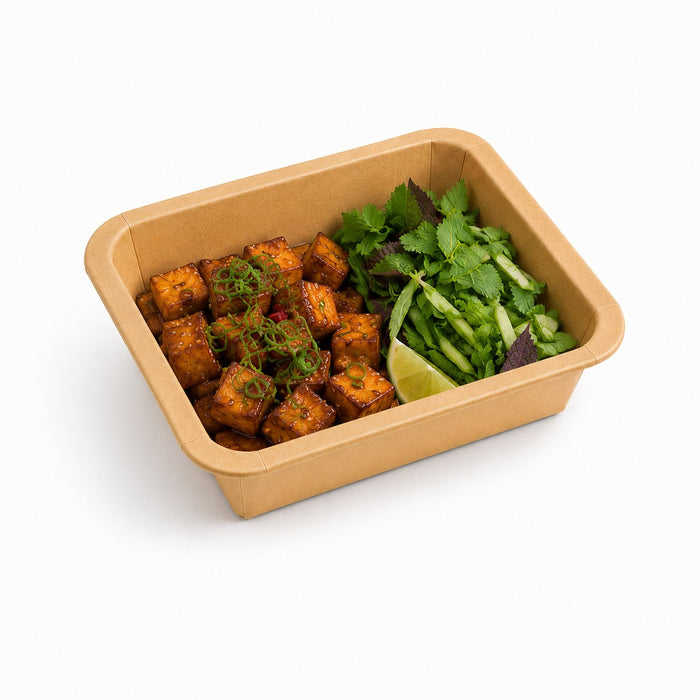 Barquette scellable gastronorme 1/8 en carton brun pelliculée CPET - 450 ml - 16 cm x 13 cm x 3,6 cm - en situation