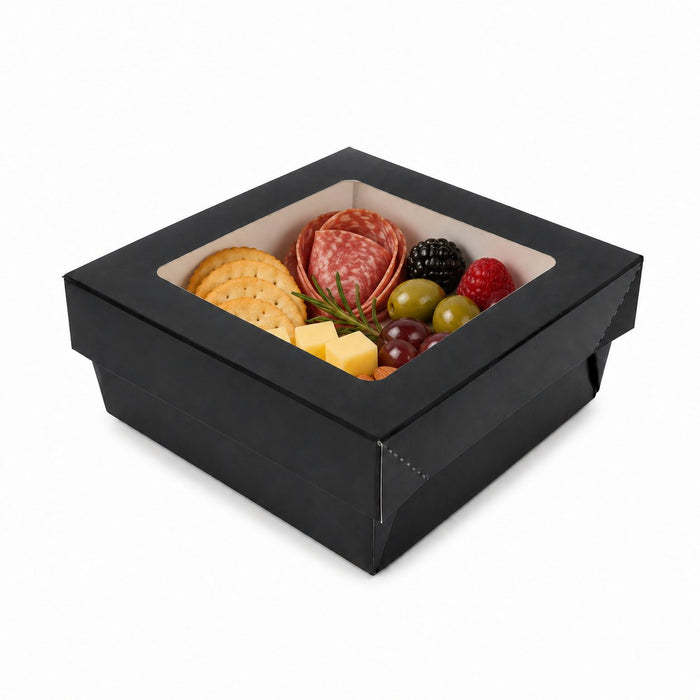 Boîte "Kray" carrée carton noir avec couvercle à fenêtre - 700 ml - 13,5 cm x 13,5 cm x 5 cm - en situation