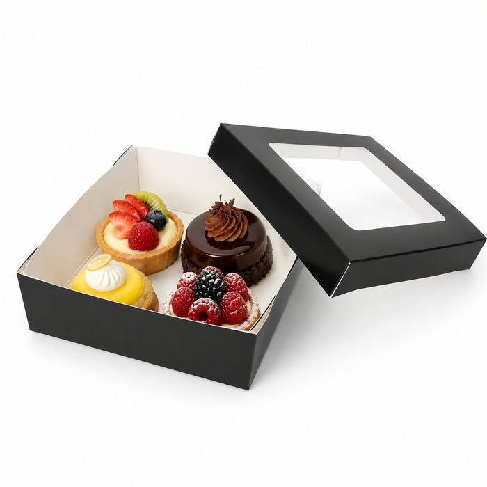 Boîte "Kray" carrée carton noir avec couvercle à fenêtre - 950 ml - 15,5 cm x 15,5 cm x 5,3 cm - en situation
