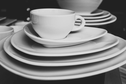 La vaisselle en porcelaine : Élégance intemporelle et raffinement pour vos table